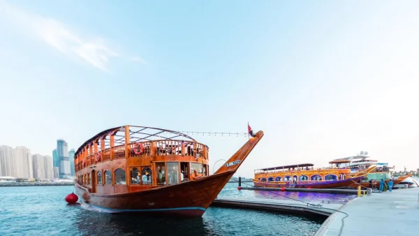 Dubai Marina-Jack sparrow dinner cruise with live entertainment (2)